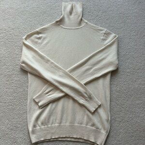 Uniqlo Women’s Cream Cashmere Turtleneck Sweater